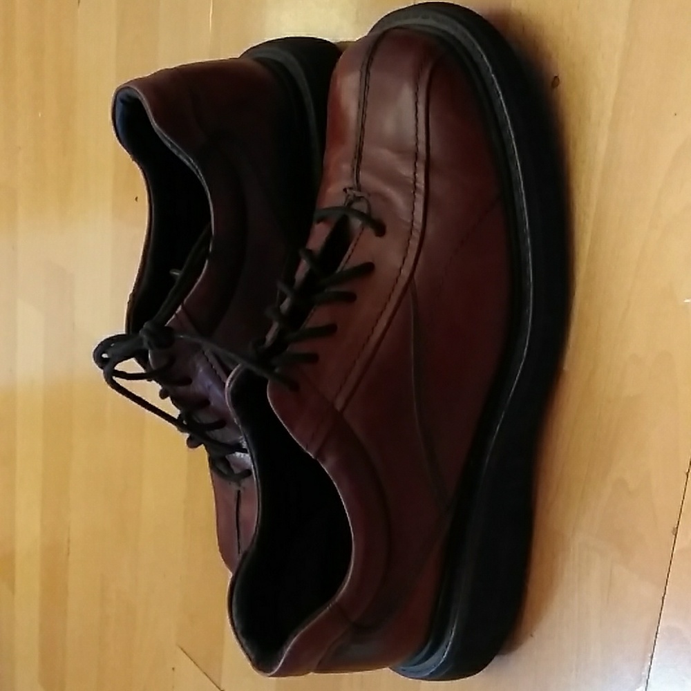 Brown leather men's shoes